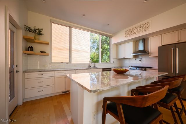 2079 Columbus Road, Cleveland, OH 44113