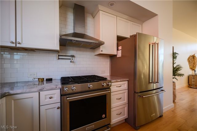 2079 Columbus Road, Cleveland, OH 44113