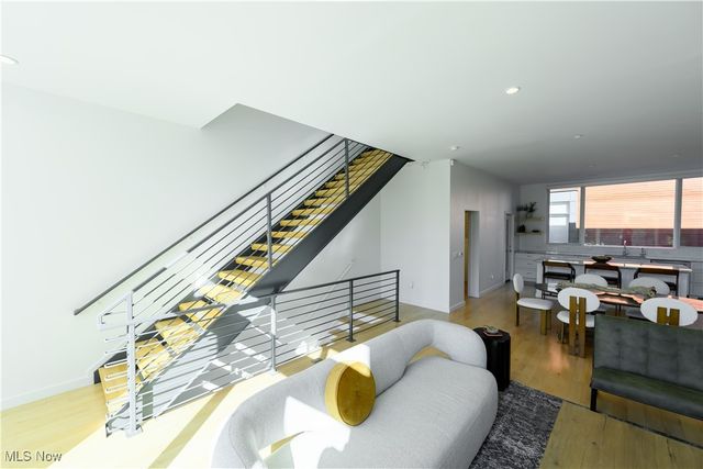 2079 Columbus Road, Cleveland, OH 44113