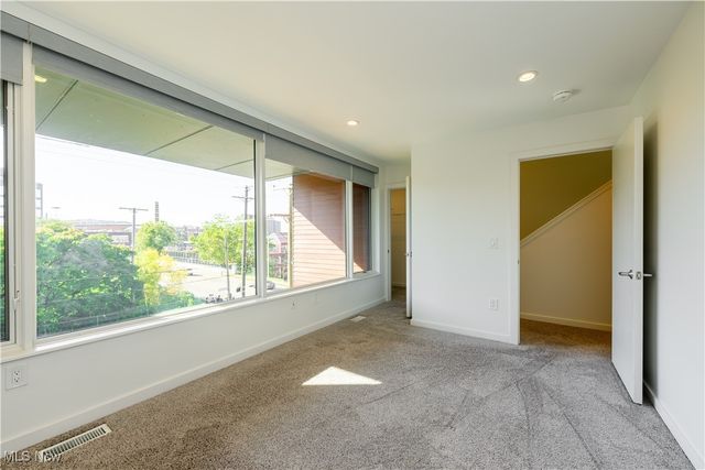 2079 Columbus Road, Cleveland, OH 44113