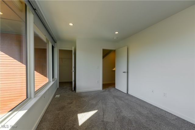 2079 Columbus Road, Cleveland, OH 44113