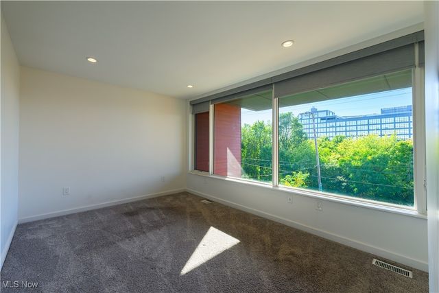 2079 Columbus Road, Cleveland, OH 44113