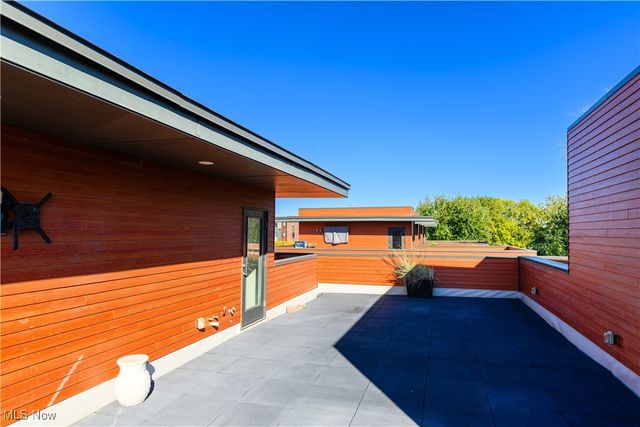 2079 Columbus Road, Cleveland, OH 44113