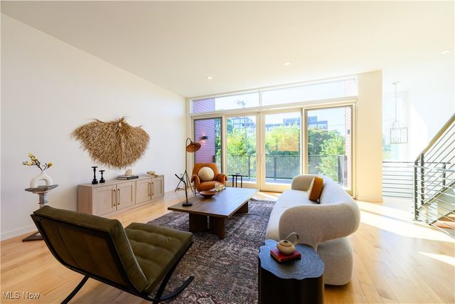 2079 Columbus Road, Cleveland, OH 44113