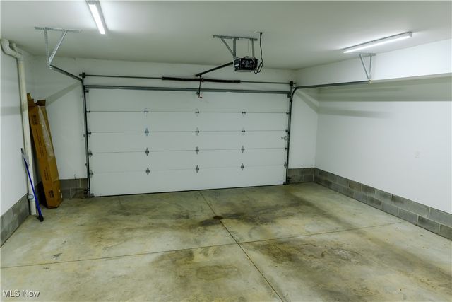 2079 Columbus Road, Cleveland, OH 44113