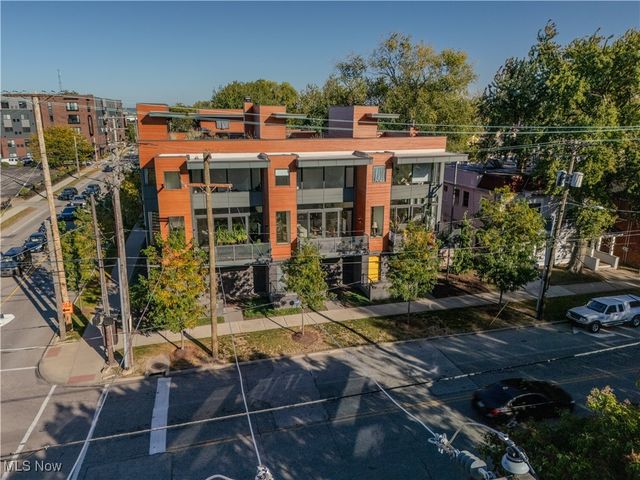 2079 Columbus Road, Cleveland, OH 44113