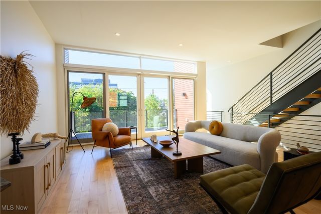 2079 Columbus Road, Cleveland, OH 44113