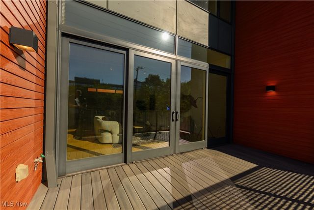 2079 Columbus Road, Cleveland, OH 44113