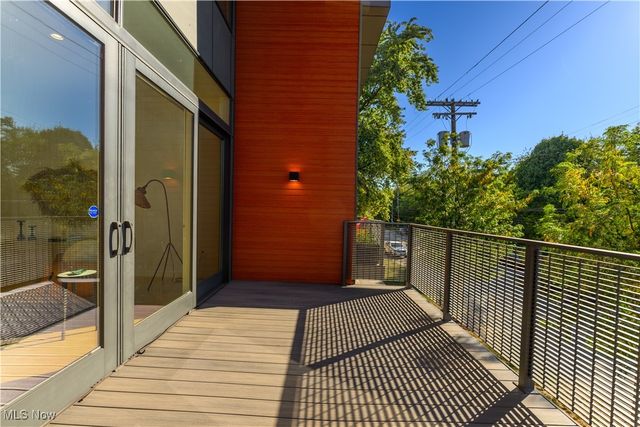 2079 Columbus Road, Cleveland, OH 44113