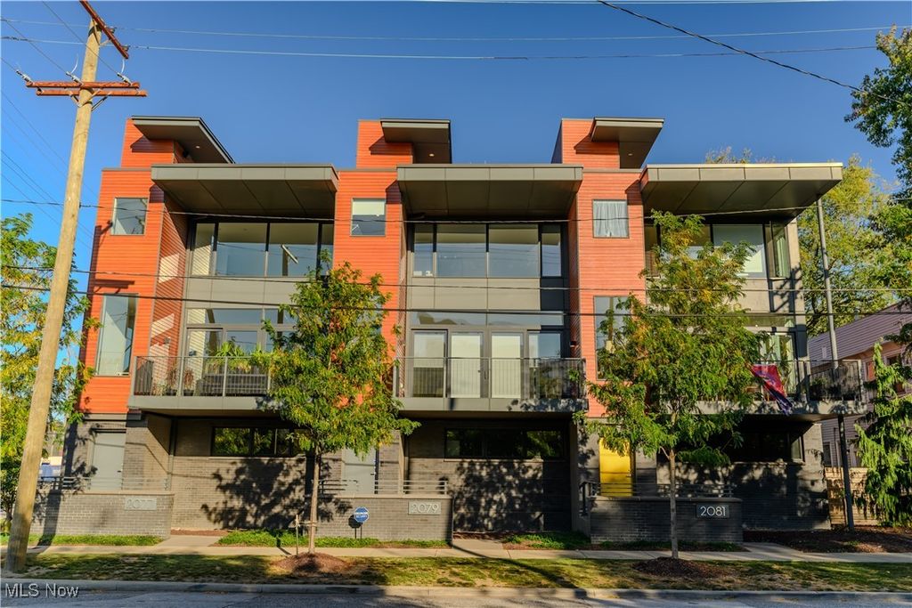 2079 Columbus Road, Cleveland, OH 44113