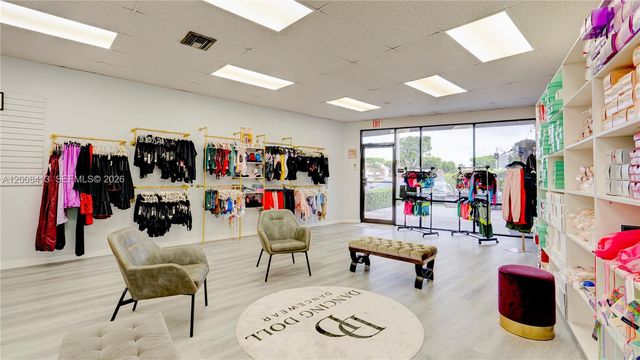 68 169 ST, Hialeah, FL 33015