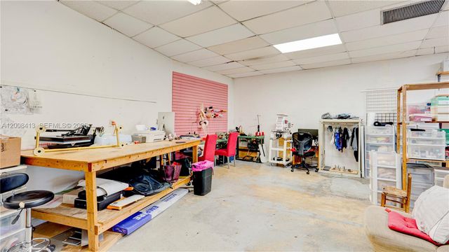 68 169 ST, Hialeah, FL 33015