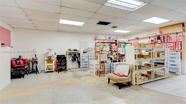 68 169 ST, Hialeah, FL 33015