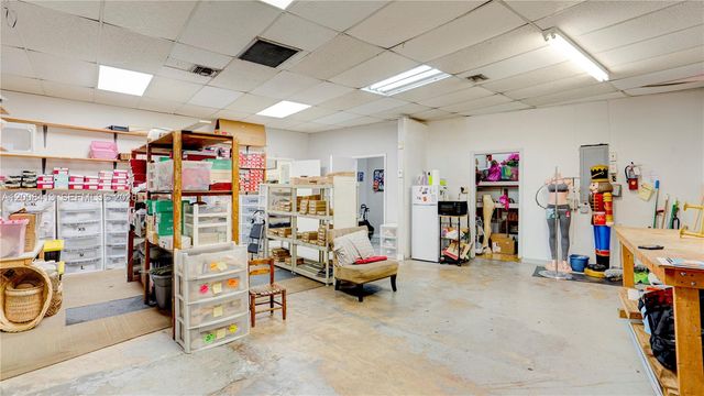 68 169 ST, Hialeah, FL 33015