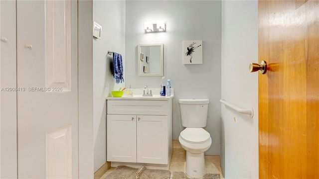 68 169 ST, Hialeah, FL 33015