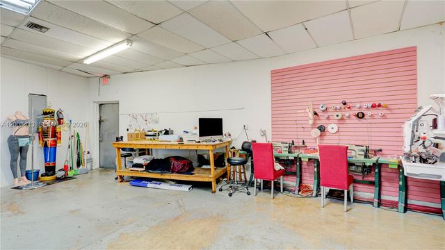 68 169 ST, Hialeah, FL 33015