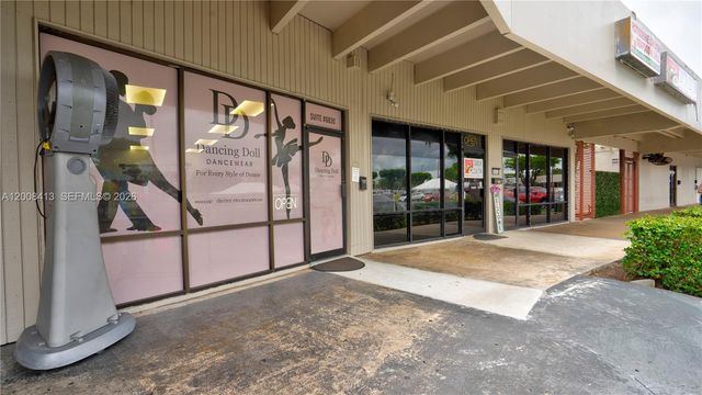 68 169 ST, Hialeah, FL 33015
