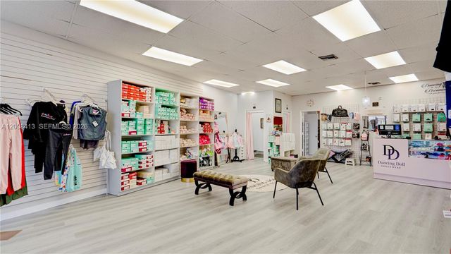 68 169 ST, Hialeah, FL 33015