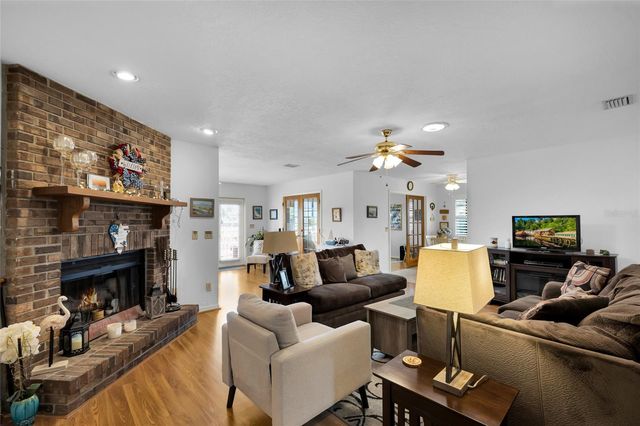 2045 SE 32ND STREET, Ocala, FL 34471