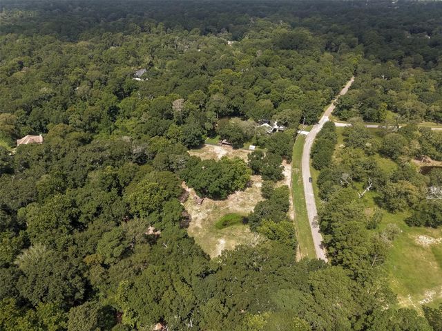 24923 N Clear Creek Road, Hockley, TX 77447