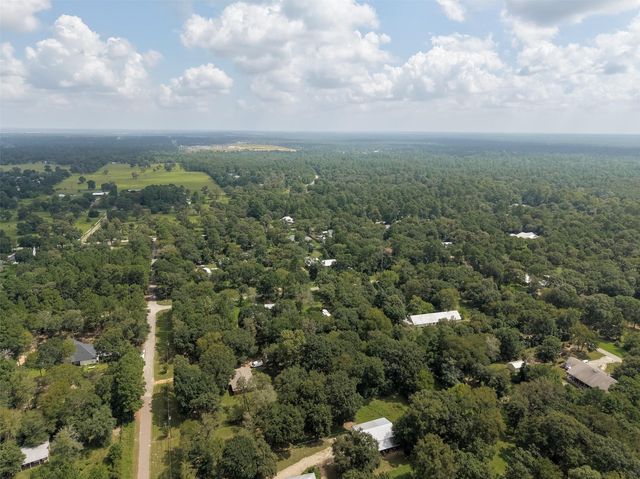 24923 N Clear Creek Road, Hockley, TX 77447