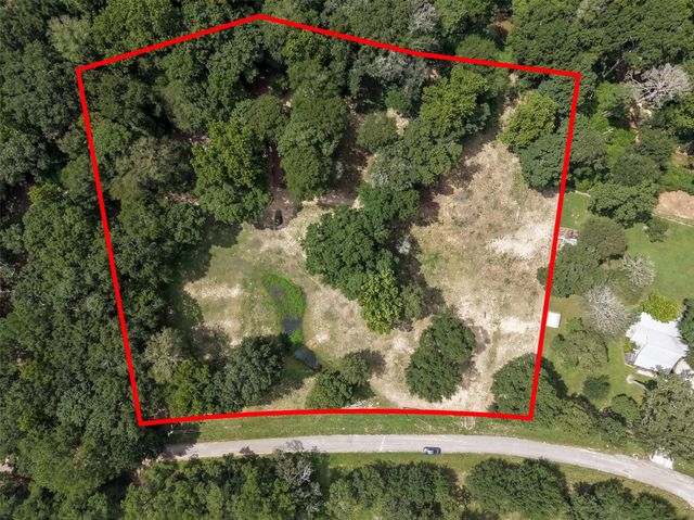 24923 N Clear Creek Road, Hockley, TX 77447