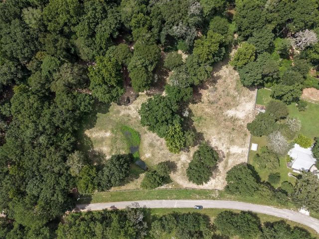 24923 N Clear Creek Road, Hockley, TX 77447