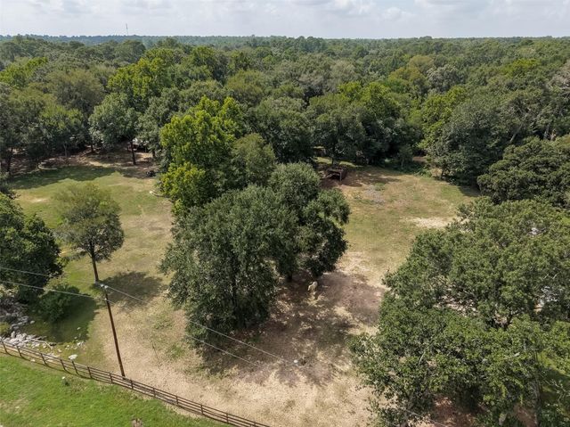 24923 N Clear Creek Road, Hockley, TX 77447