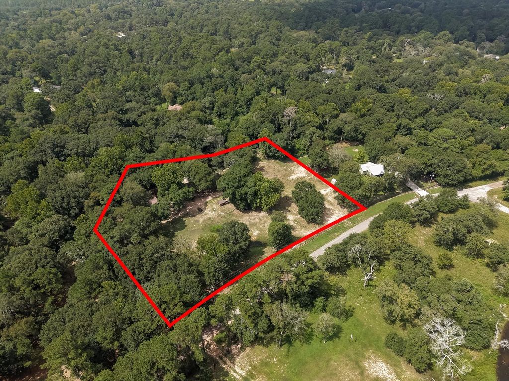 24923 N Clear Creek Road, Hockley, TX 77447