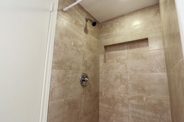 5629 Winsome Lane, Houston, TX 77057