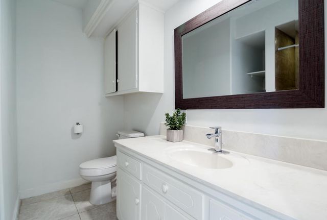 5629 Winsome Lane, Houston, TX 77057