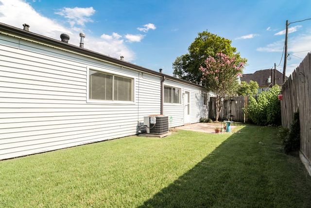 5629 Winsome Lane, Houston, TX 77057