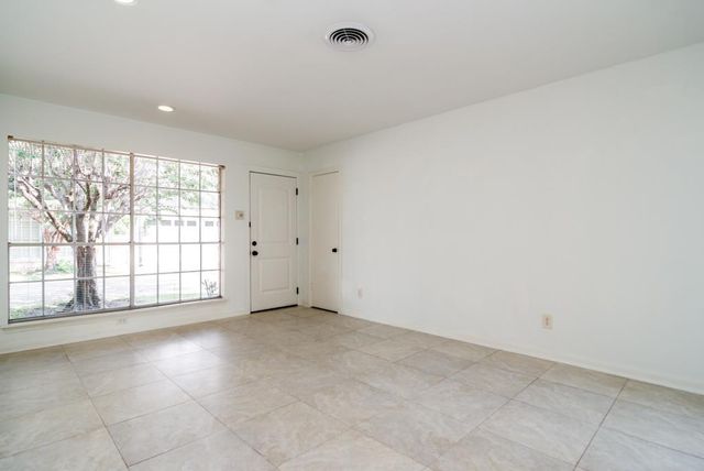 5629 Winsome Lane, Houston, TX 77057
