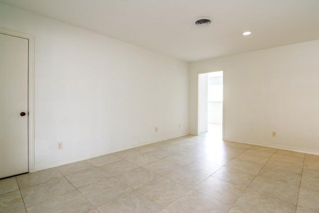 5629 Winsome Lane, Houston, TX 77057
