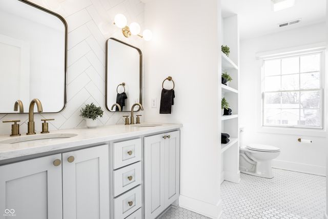 7044 Warwick Road, Indianapolis, IN 46220