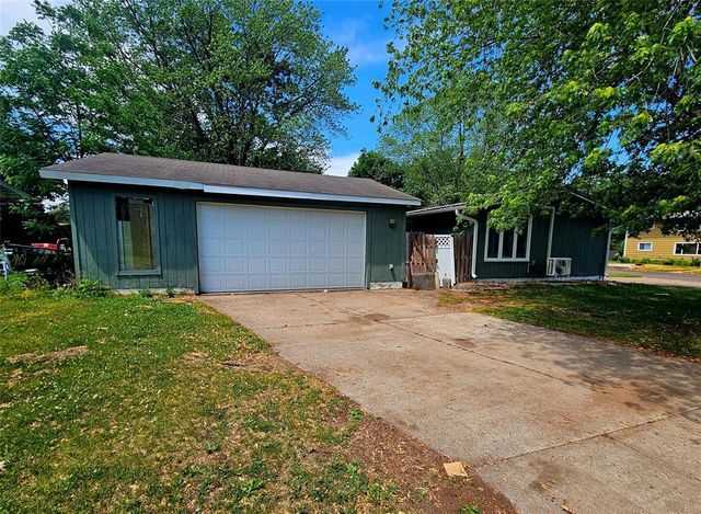 305 W Wisconsin Street, Chippewa Falls, WI 54729