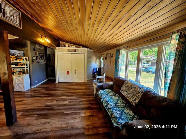 305 W Wisconsin Street, Chippewa Falls, WI 54729