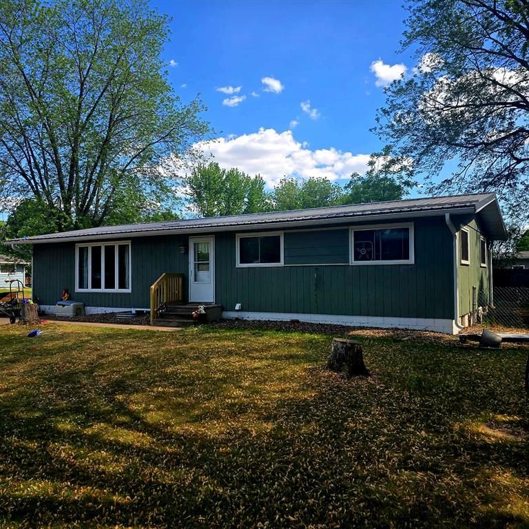 305 W Wisconsin Street, Chippewa Falls, WI 54729