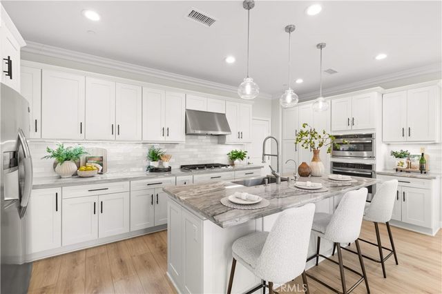 109 Bumblebee, Irvine, CA 92618