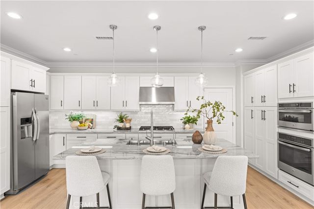 109 Bumblebee, Irvine, CA 92618