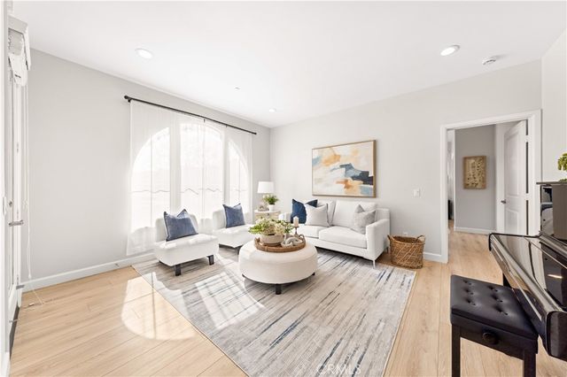 109 Bumblebee, Irvine, CA 92618