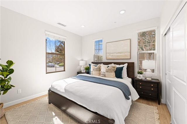 109 Bumblebee, Irvine, CA 92618