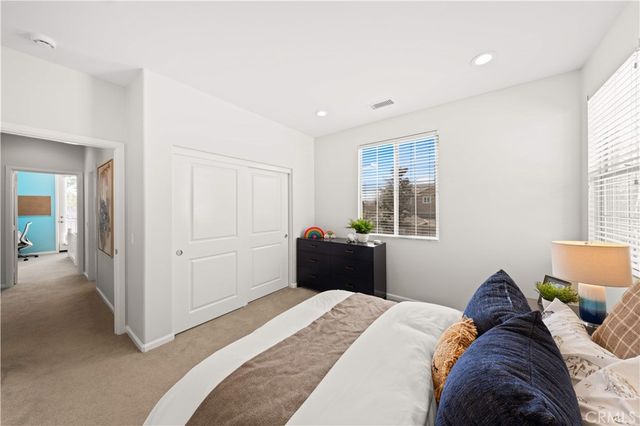 109 Bumblebee, Irvine, CA 92618