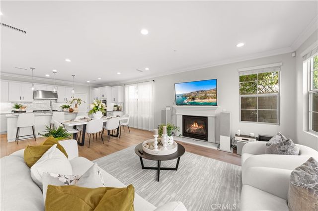 109 Bumblebee, Irvine, CA 92618