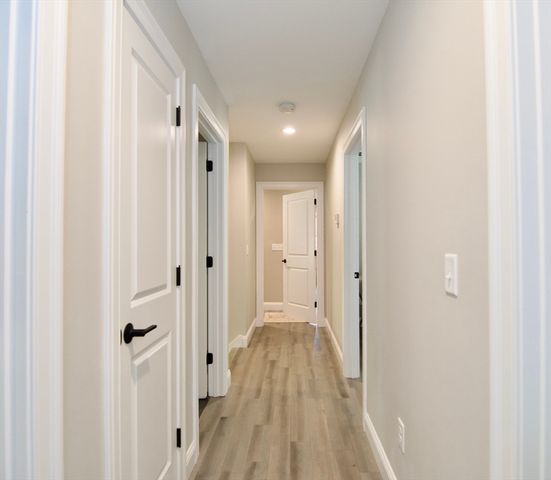 103 Oak Hollow Rd, Springfield, MA 01128