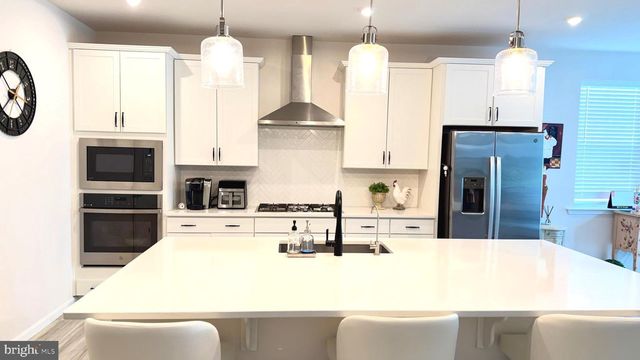 141 POE DR, Winchester, VA 22602