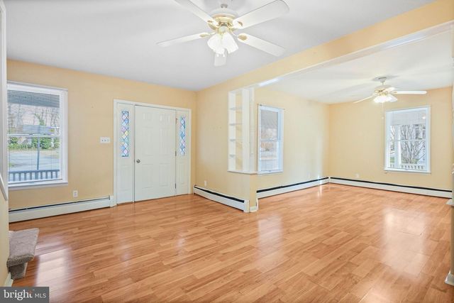 122 E MAIN ST, Stevensville, MD 21666