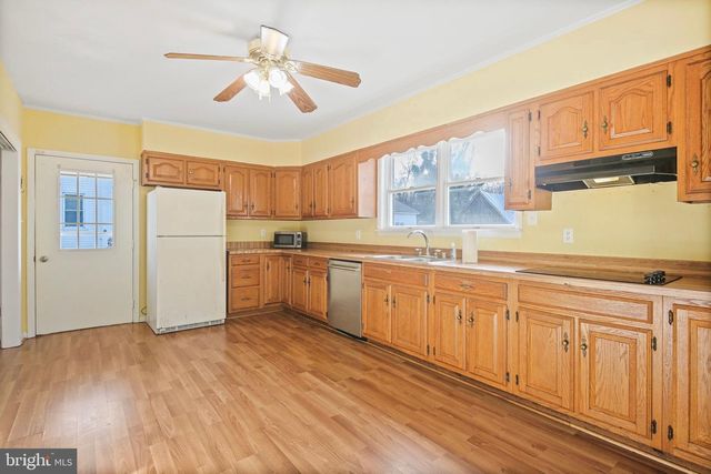 122 E MAIN ST, Stevensville, MD 21666