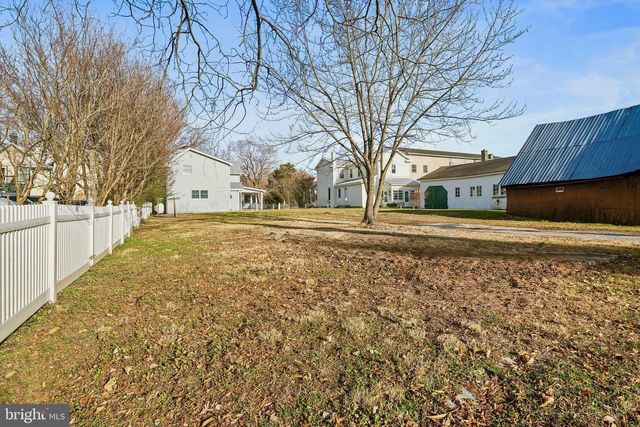 122 E MAIN ST, Stevensville, MD 21666