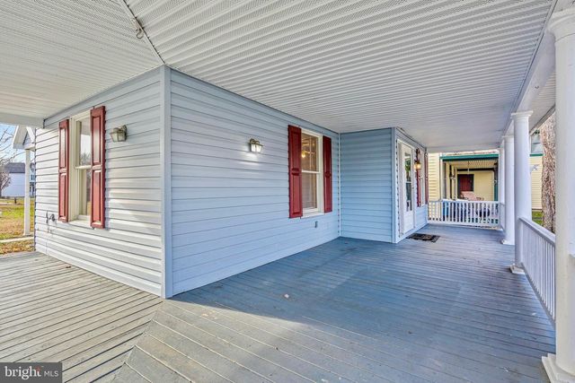 122 E MAIN ST, Stevensville, MD 21666